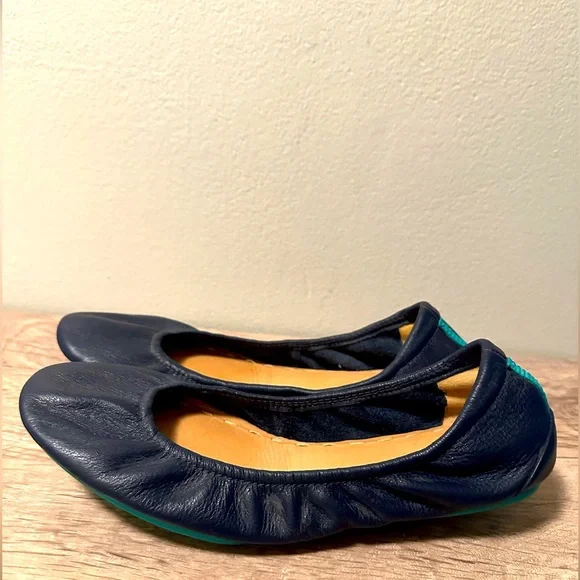 Women’s Tieks Navy blue flats - Picture 2 of 6